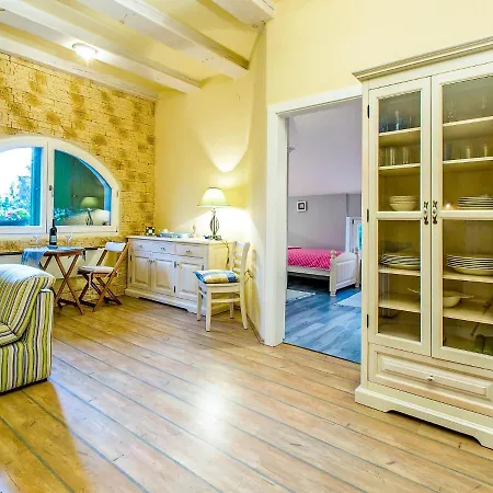 Sleeps 6 With Pool Air Con And Wifi * Novi Vinodolski
