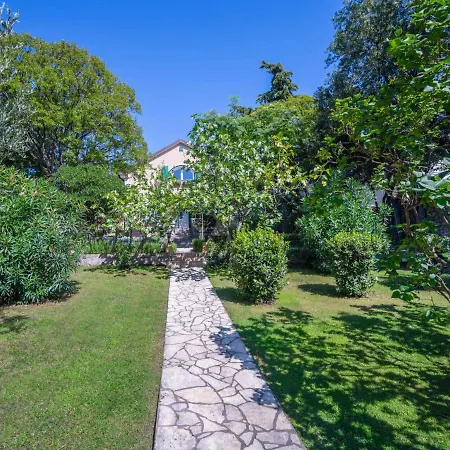 Villa Sleeps 6 With Pool Air Con And Wifi Novi Vinodolski