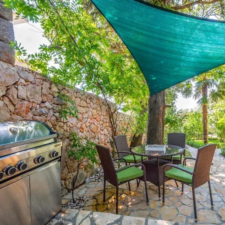 Sleeps 6 With Pool Air Con And Wifi Villa