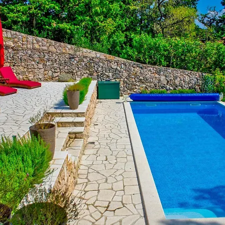 Sleeps 6 With Pool Air Con And Wifi Novi Vinodolski